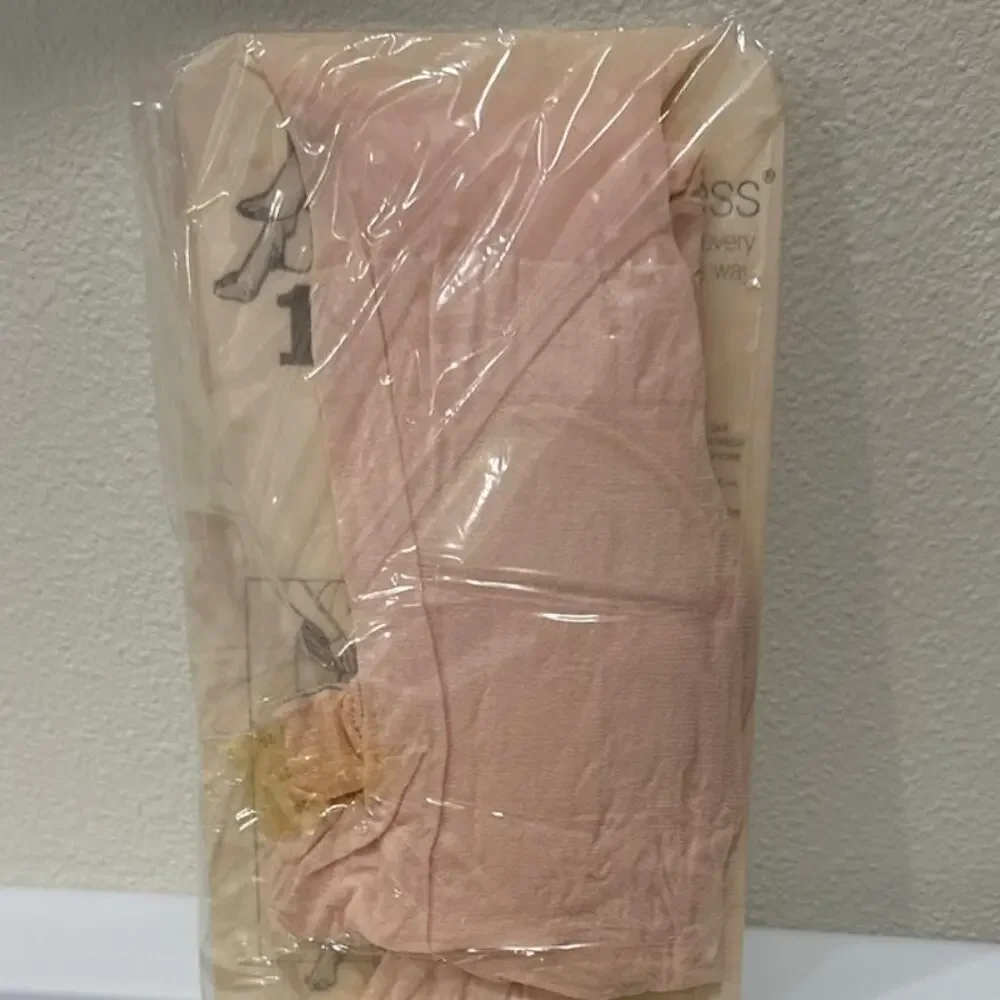 NEW Vintage JCPenney Sandalfoot Pink 10 Sheer Caress Control Top Average 1 Pair